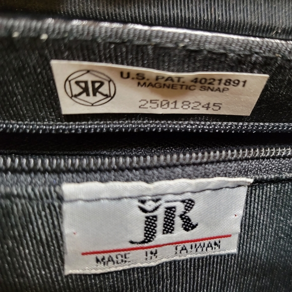 Vtg Julius Resnick JR  Black Vinyl Structured Crossbody Purse - Picture 5 of 9